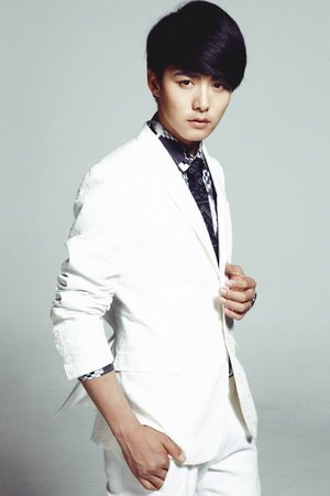 马天宇身体力行做慈善 关怀弱势儿童(图)