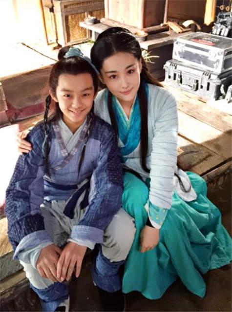 鲜肉弟弟黄毅电视剧《思美人》中实力护姐 