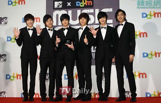 u-kiss被指两成员退出+<em>金起范</em>