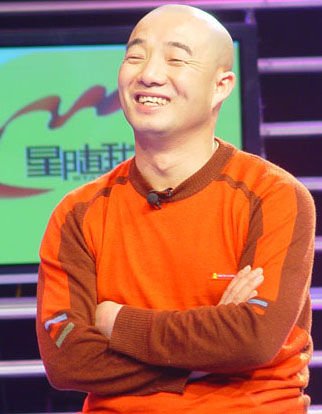 由巴蜀笑星张德高与搭档刘军,呼延婷,一起表演的喜剧小品《钥匙》,在