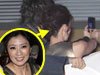 Лежа в объятиях интимных самостоятельного человека JiaJingWen