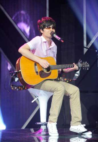 完美声音盲人歌手惨遭淘汰 爱妻痛哭失声太感