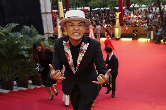 包贝尔亮相上影节 红毯演绎《年少轻狂》