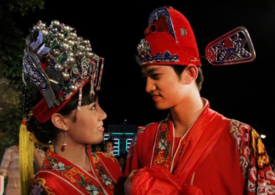 马可《甜蜜的新事业》大婚 传统婚礼忙坏新郎官