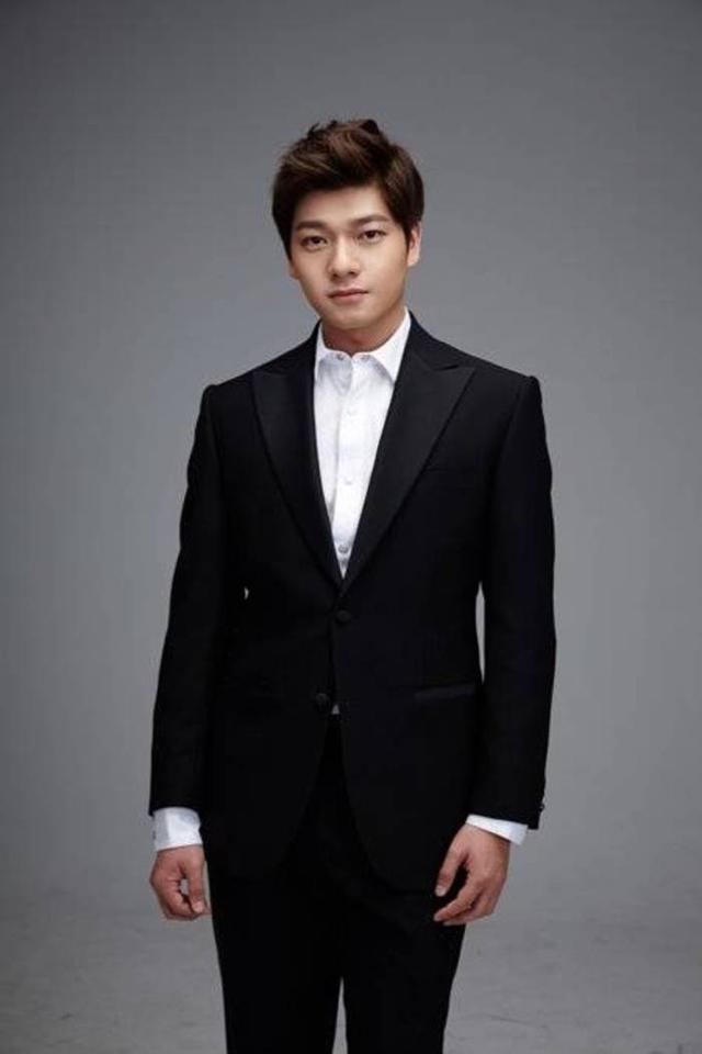 黄致列的翻译张玉安 是宣扬中国文化的爱国boy_娱乐_腾讯网