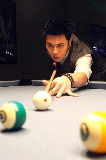 《舞动青春》厦热拍 谭渤霖戏里戏外“大分裂”