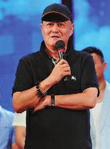 赵本山被曝说相声出道 嘴皮子功夫街边练_娱乐