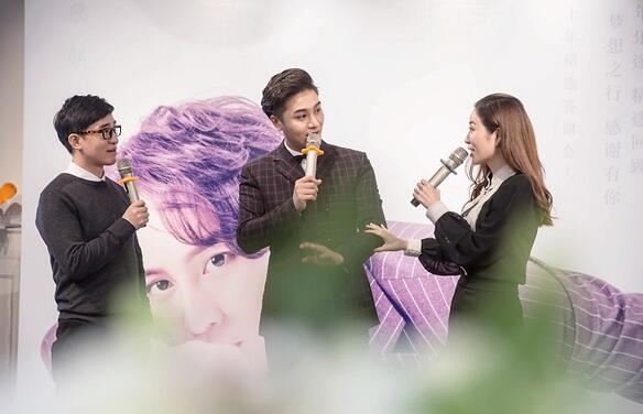 翁航融推出十年精选专辑《崽崽》 举办答谢会