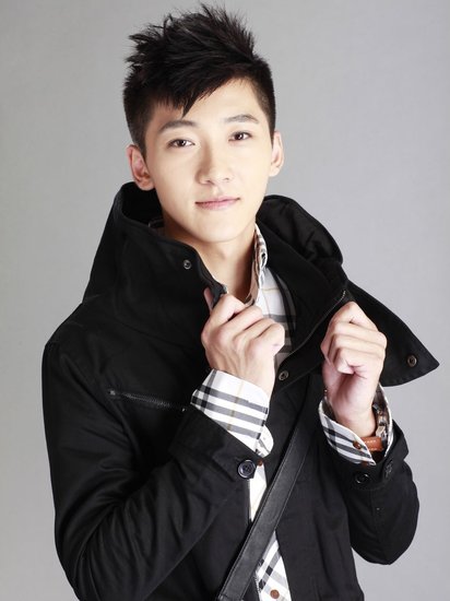 “新尔泰”路宏加盟偶像剧 挑梁《天才碰麻瓜》