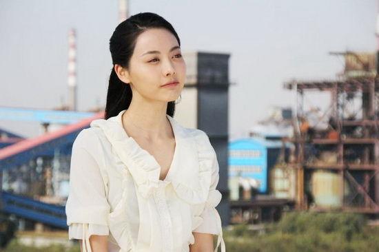 《钢的琴》央视开播 原雨演绎清纯“工厂妹”