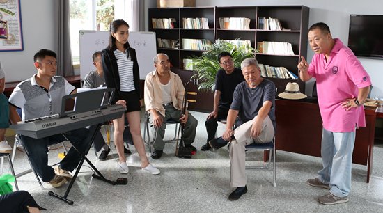 《老家门口唱大戏》热播 被赞农村版奋斗