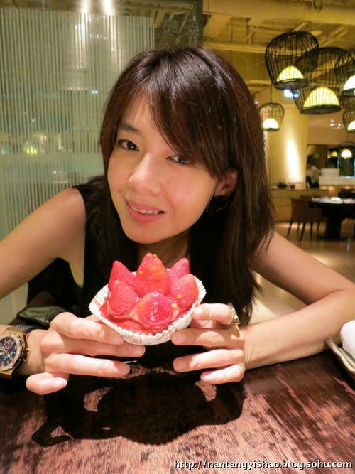 孙兴10岁正太儿子私照曝光 帅气十足发型潮