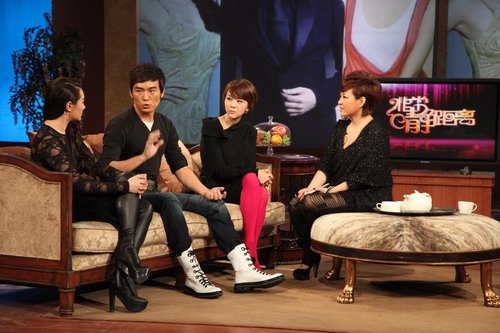 王一楠做客《静距离》 建议对Selina心理辅导