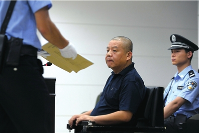 刘惠醉驾被判拘役4月 宣判后问家属：我妈好吗