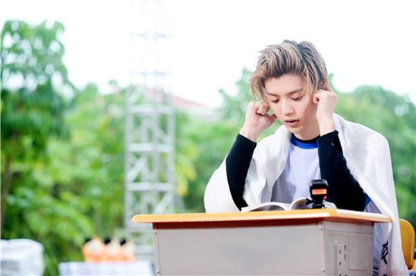 跑男》鹿晗逆袭变学霸“三连冠”惊呆跑男团_娱乐_腾讯网