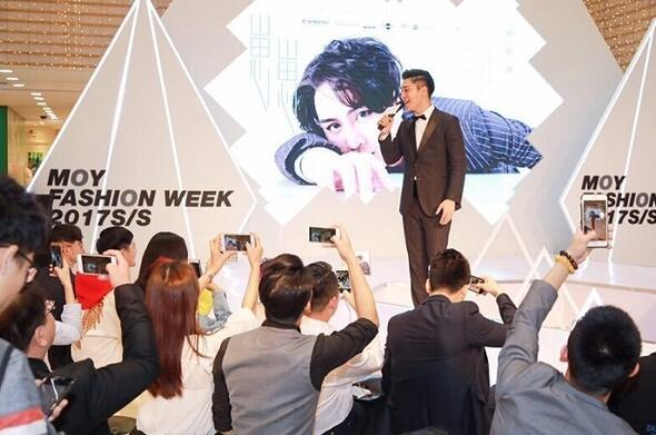 翁航融十年精选专辑深圳发布会 庆祝预售破万