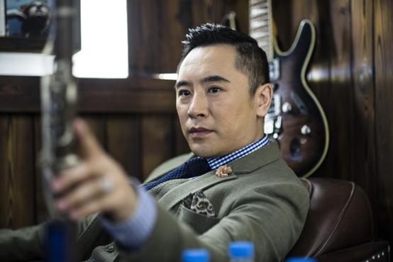 姜鹏献唱全球中文音乐榜 单曲《江湖大道》夺冠