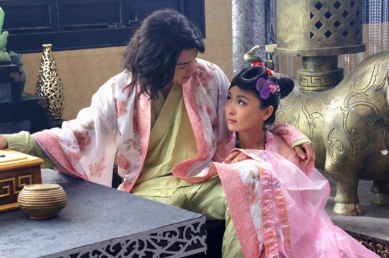 《唐朝浪漫英雄》将播 李曼身陷三段情感纠葛