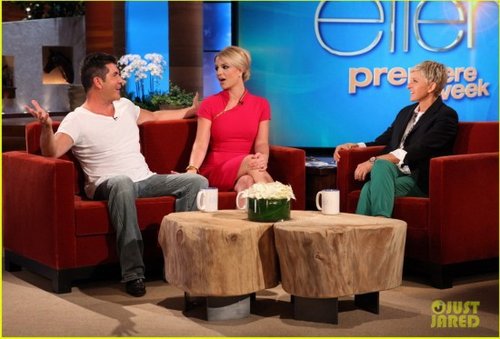 作客《Ellen》秀 现场穿高跟鞋跟鸟叔学马舞