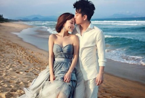 李小璐被贾乃亮吻脚 恩爱怀孕照瞬间盘点_娱乐_腾讯网