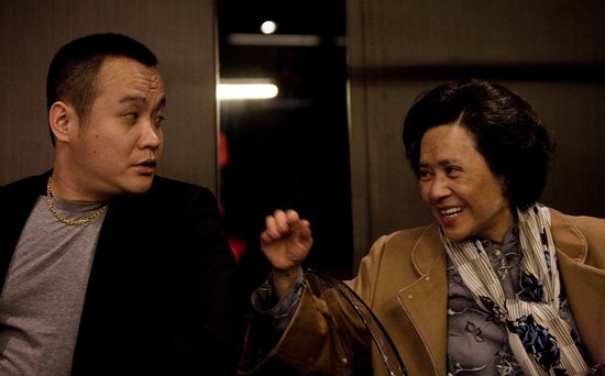 中国内地导演宁浩首部商业 电影 《疯狂的石头》,该片创下票房奇迹,宁