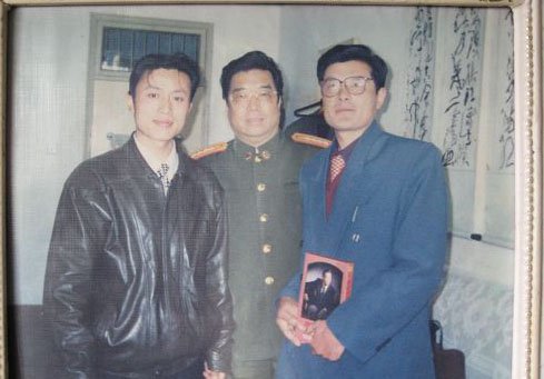 选秀局长谈晒与李双江合照:不攀亲只为澄清
