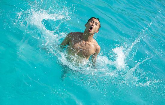 《激情跳水梦》央视首播 邓安奇再现跳水传奇