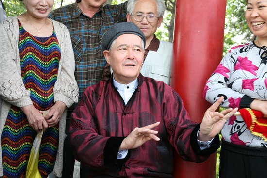 赵本山兰花指变娘娘腔