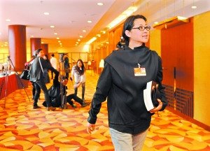 明星上两会:宋祖英最时髦