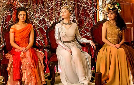 《初代吸血鬼》女星谈女巫庆典 曝季终集极疯