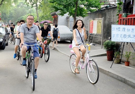 单车活动发纪录片 高圆圆重演“十七岁的单车”