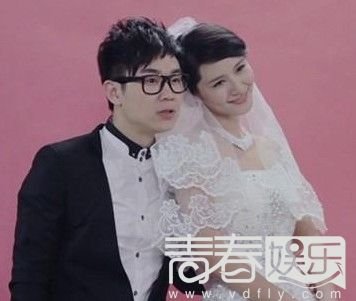 《屌丝男士》柳岩露乳博点击 大鹏贴面吻孙俪