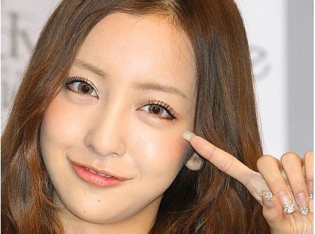 AKB板野友美超过筱田麻里子成为新广告女王