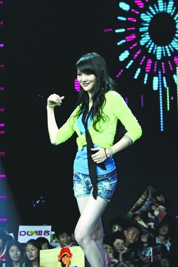 <em>快女</em>37强集体亮相 <em>美女</em>扎堆个个有来头_娱乐_