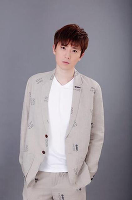 《亲爹后爸》开机 剧中姚远与潘辰甜蜜CP