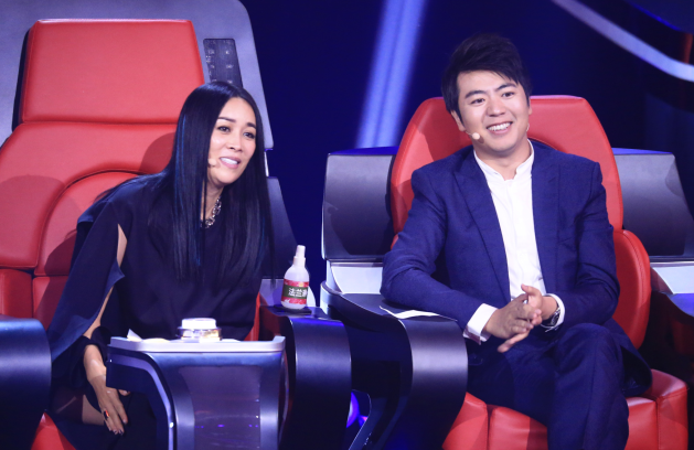 那英今晚腾讯陪聊《新歌声》 朗朗助阵五强争夺