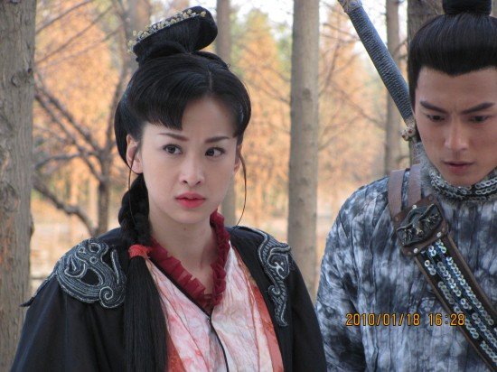 <em>孔雀翎</em>》央视热播穆婷婷变狠毒心机女(图)_娱