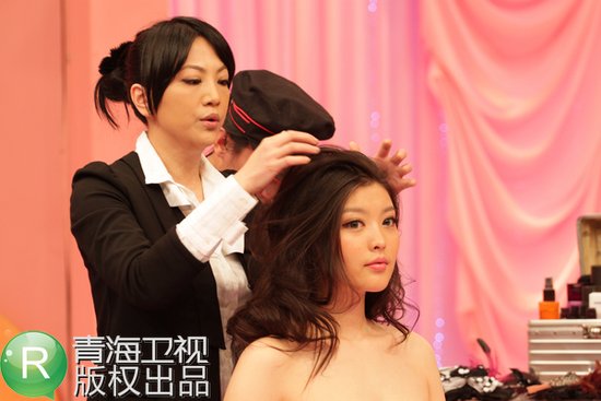 何洁做客青海卫视《大美人》 自曝整容真相