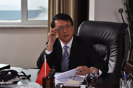 《生死依托》热拍 <em>迟志强</em>向卫生局长取真经_娱