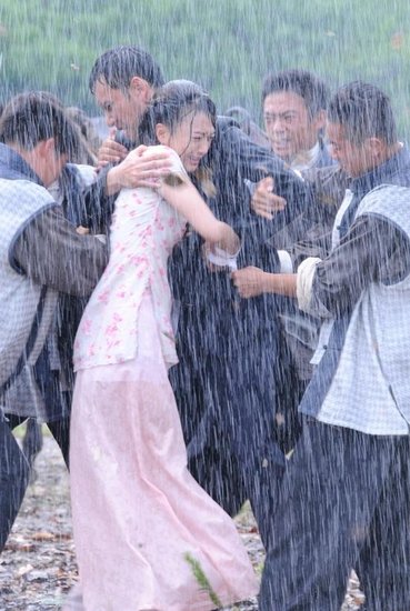 青海卫视硝烟未散情窦开 类型化攻坚电视剧