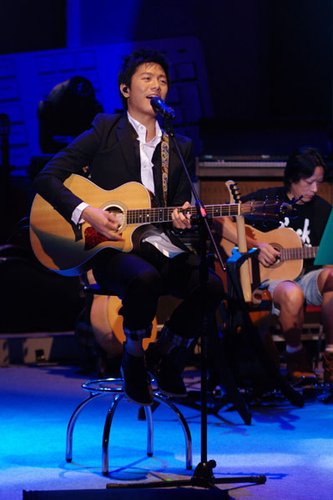 韦礼安用音乐创奇迹 300人LiveHouse唱到3000人