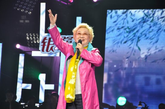 郭兰英泪洒《歌声传奇》 盛赞新生代歌手