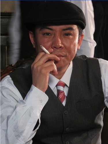 《雪豹》卫视热播 于震引荐“三哥”白红标登场