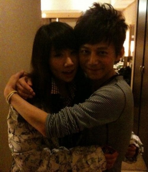  杜海涛 与李若曦 分手 ? 杜海涛女友 与何炅相拥照