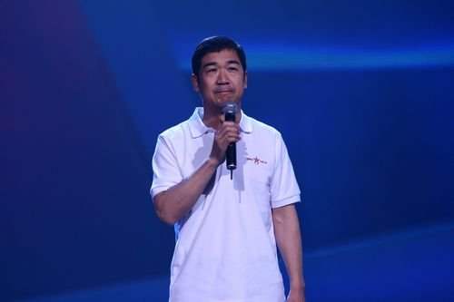 萨日娜张国立共聚“5·12” 动情述灾区感人事迹