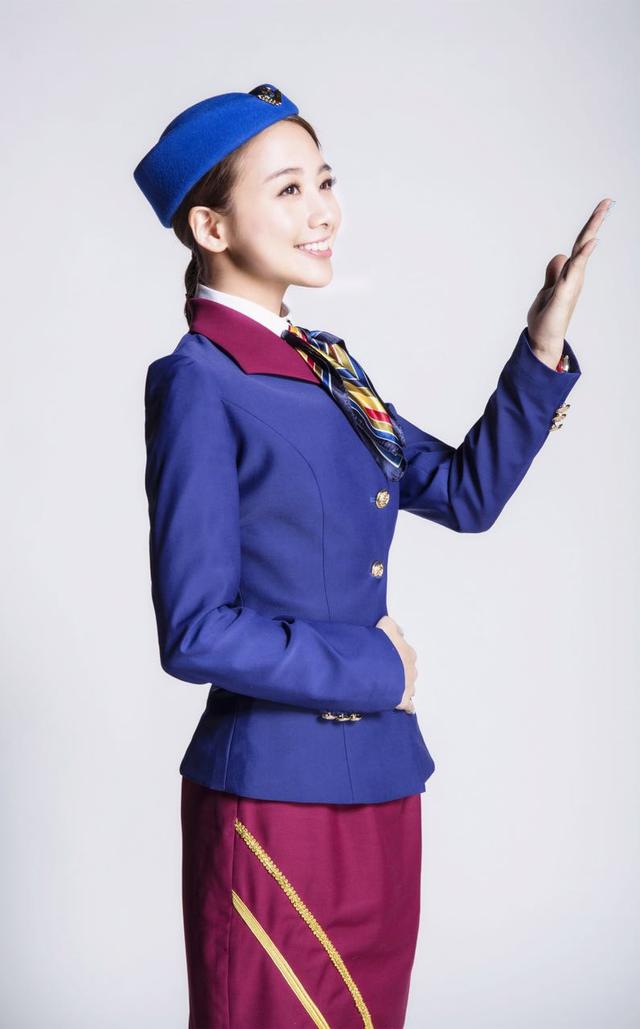吴映洁空姐造型清纯可人