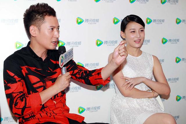 《鹿鼎记》主创亮相 左拥右抱韩栋难选最爱