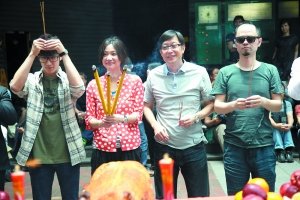 《亲密敌人》开机 徐静蕾:将严控植入广告数量