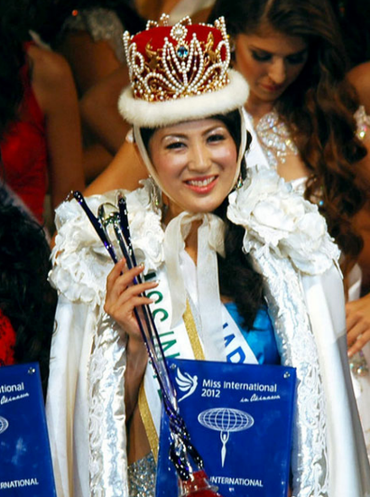 日本模特获国际小姐总冠军 吉松育美破52年天荒
