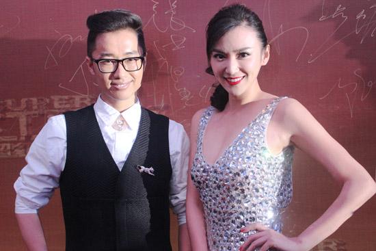 唐熙现身儿童慈善盛典 荣获年度爱心明星称号